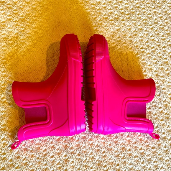GAP toddler rubber rain boots. Quick-drying upper Rubber gripper sole Pink. 9/10 - Picture 7 of 10